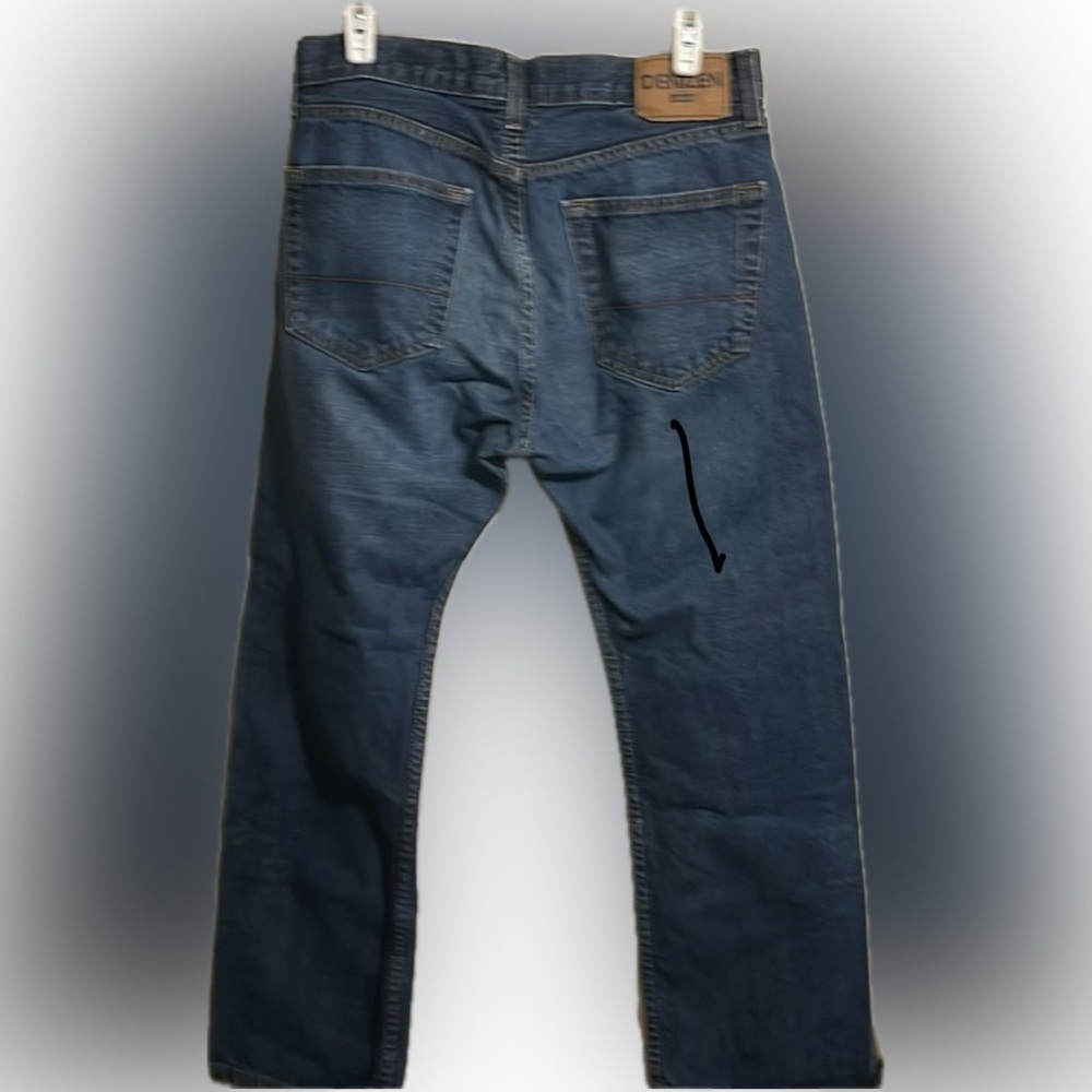 Denizen Levi’s size 33 x 30